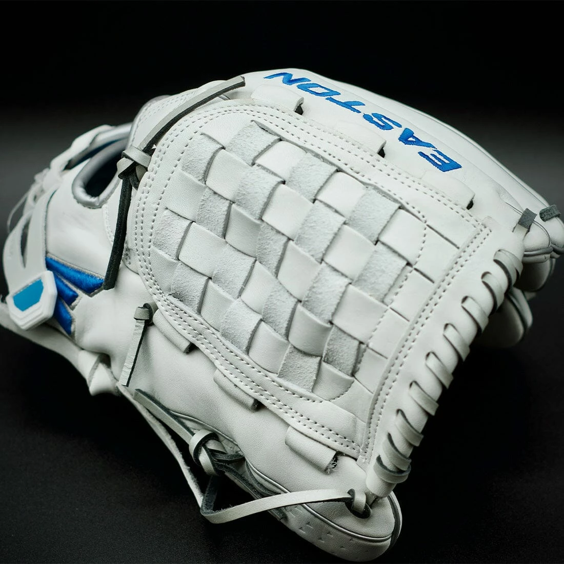 Easton Ghost NX 12.5" Pitcher/Infield Fastpitch Softball Glove: GNXFP125 6 Easton Ghost NX 12.5" Pitcher/Infield Fastpitch Softball Glove: GNXFP125 - Image 4